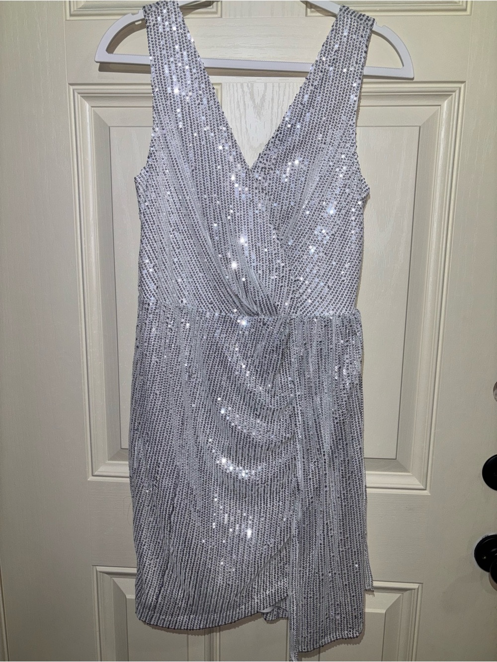 Laundry By Shelli Segal Silver Sequin Wrap V-Neck Mini Dress